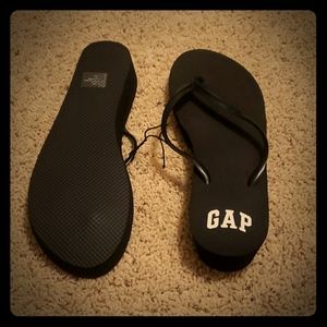 Gap flip flops